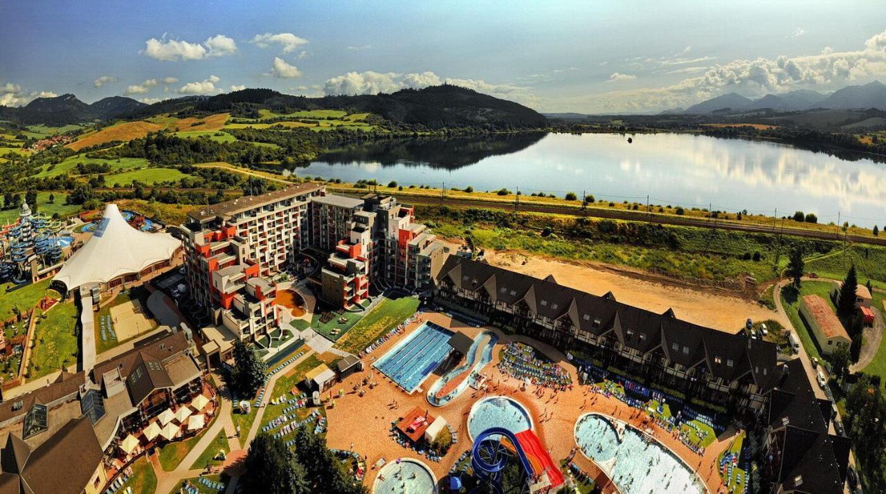 Luxapartmanbesenova Hotel Akvamarin Εξωτερικό φωτογραφία