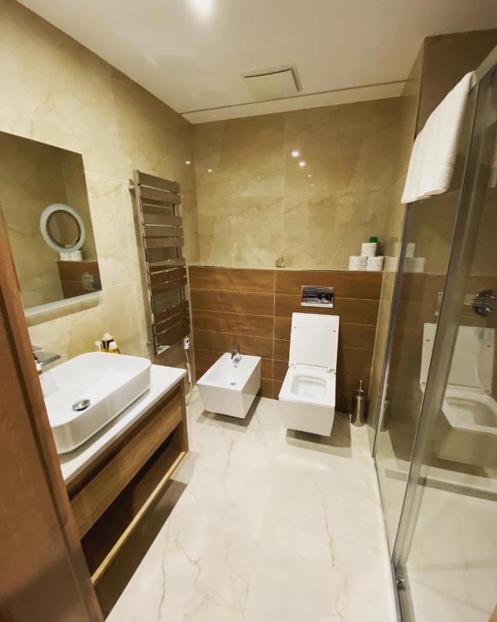 Luxapartmanbesenova Hotel Akvamarin Εξωτερικό φωτογραφία